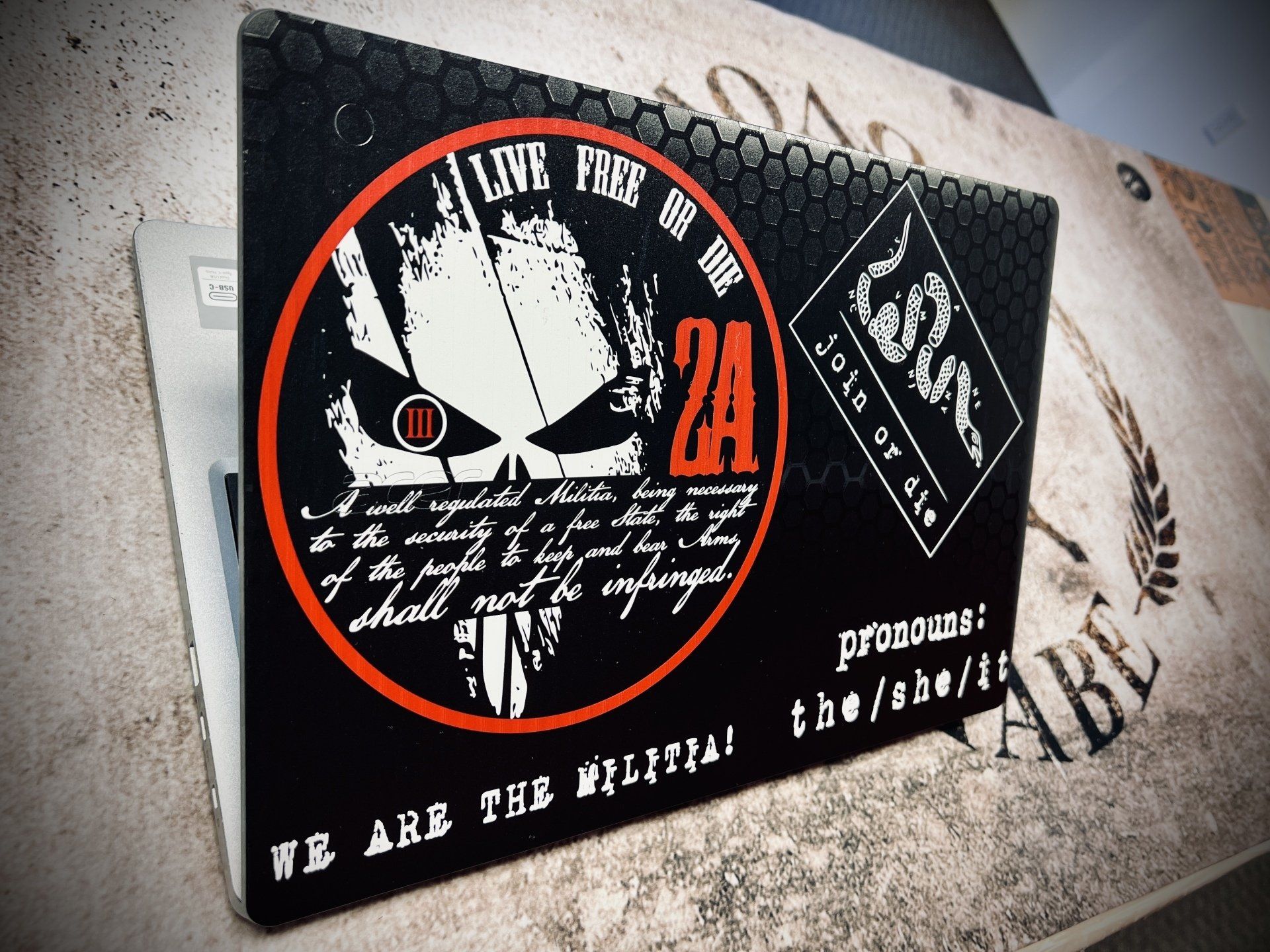 Sticker with skull logo, 2A, text 