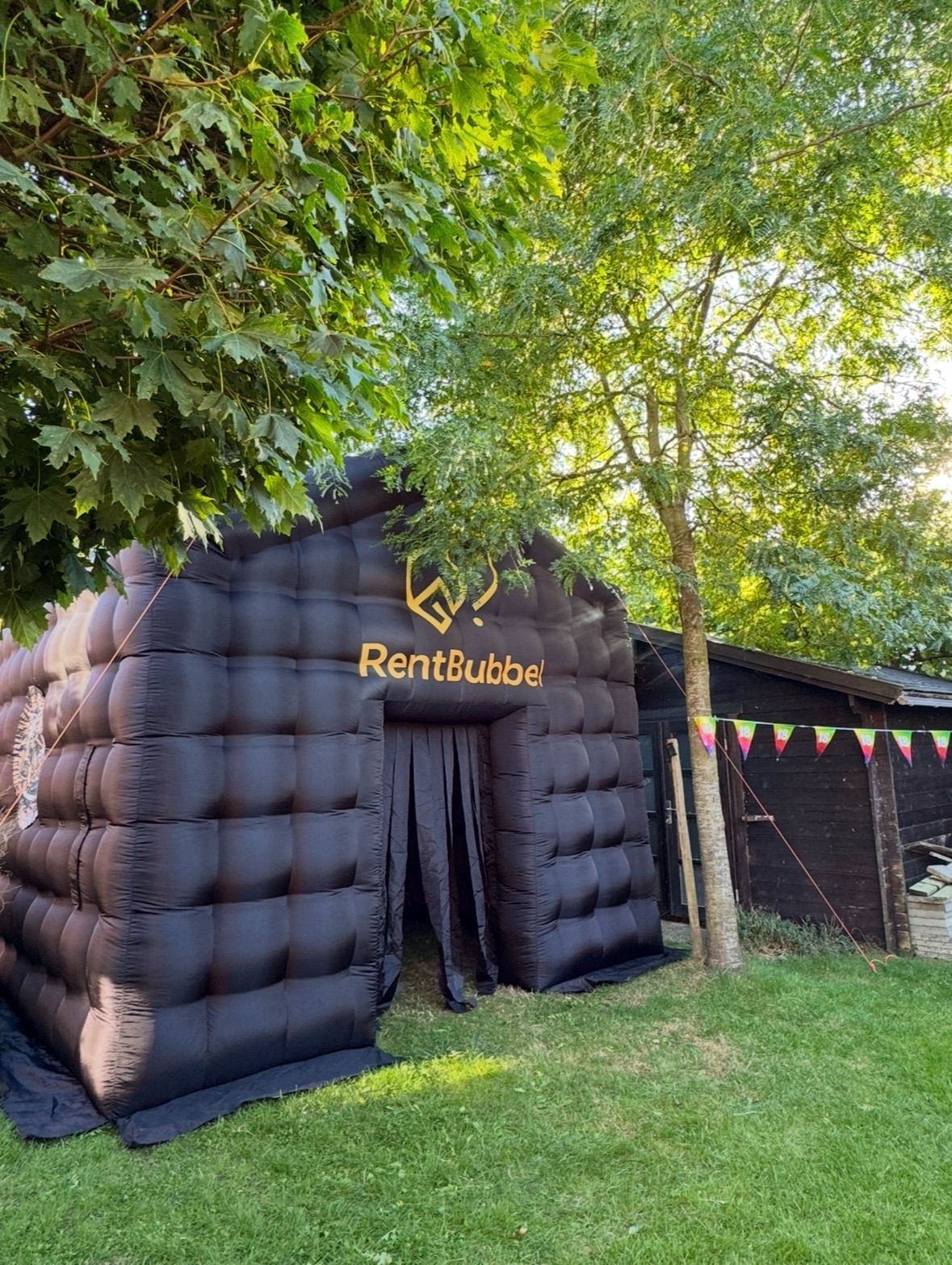 RentBubbel feesttent in de tuin