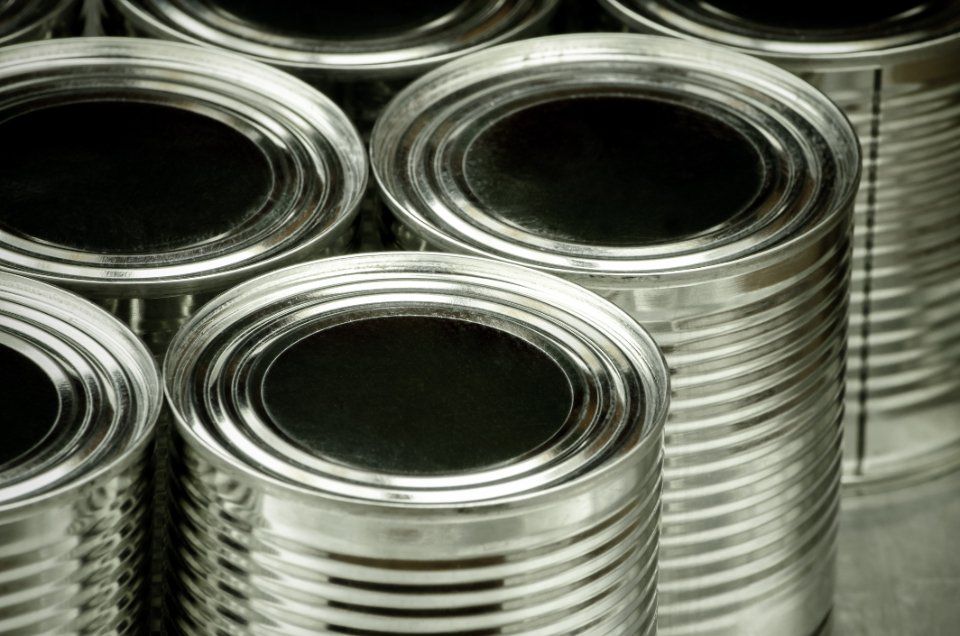 contenitore in latta per alimenti