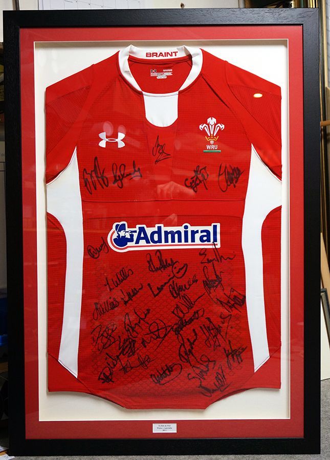 Framed sports shirt
