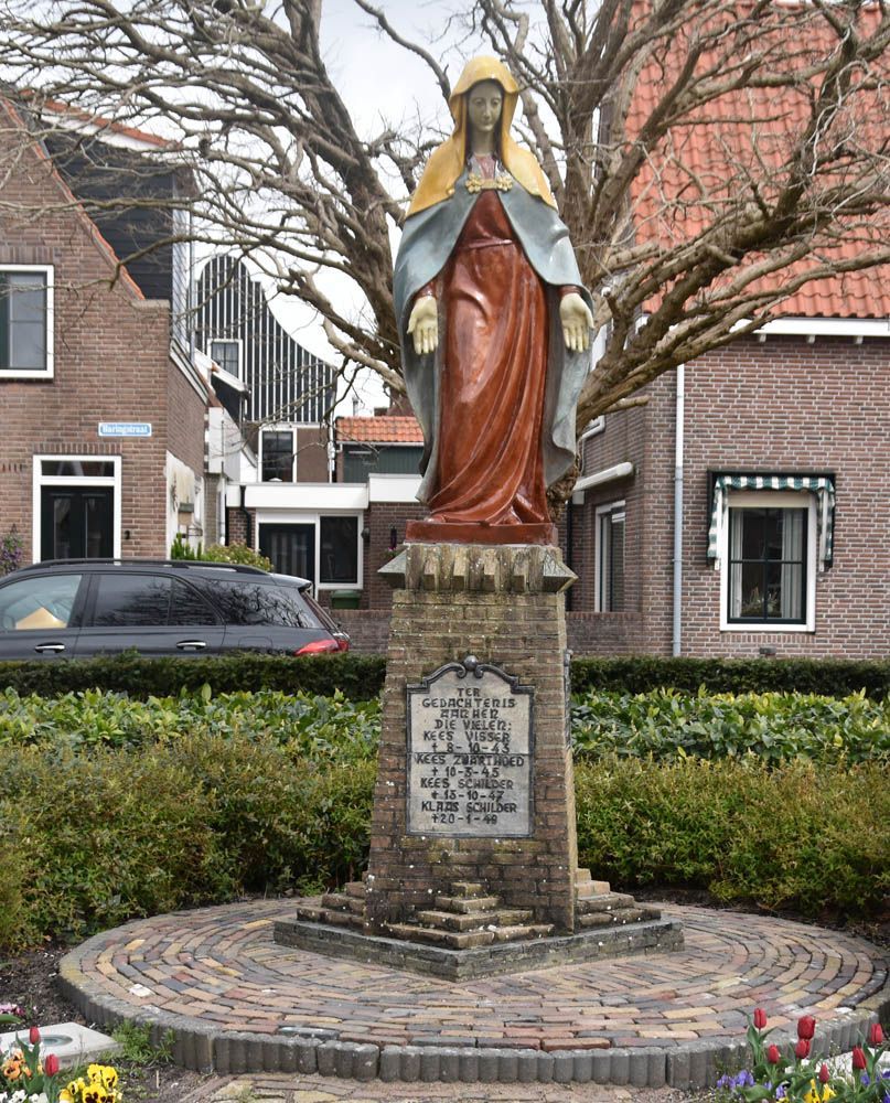 Piëta: Kruis