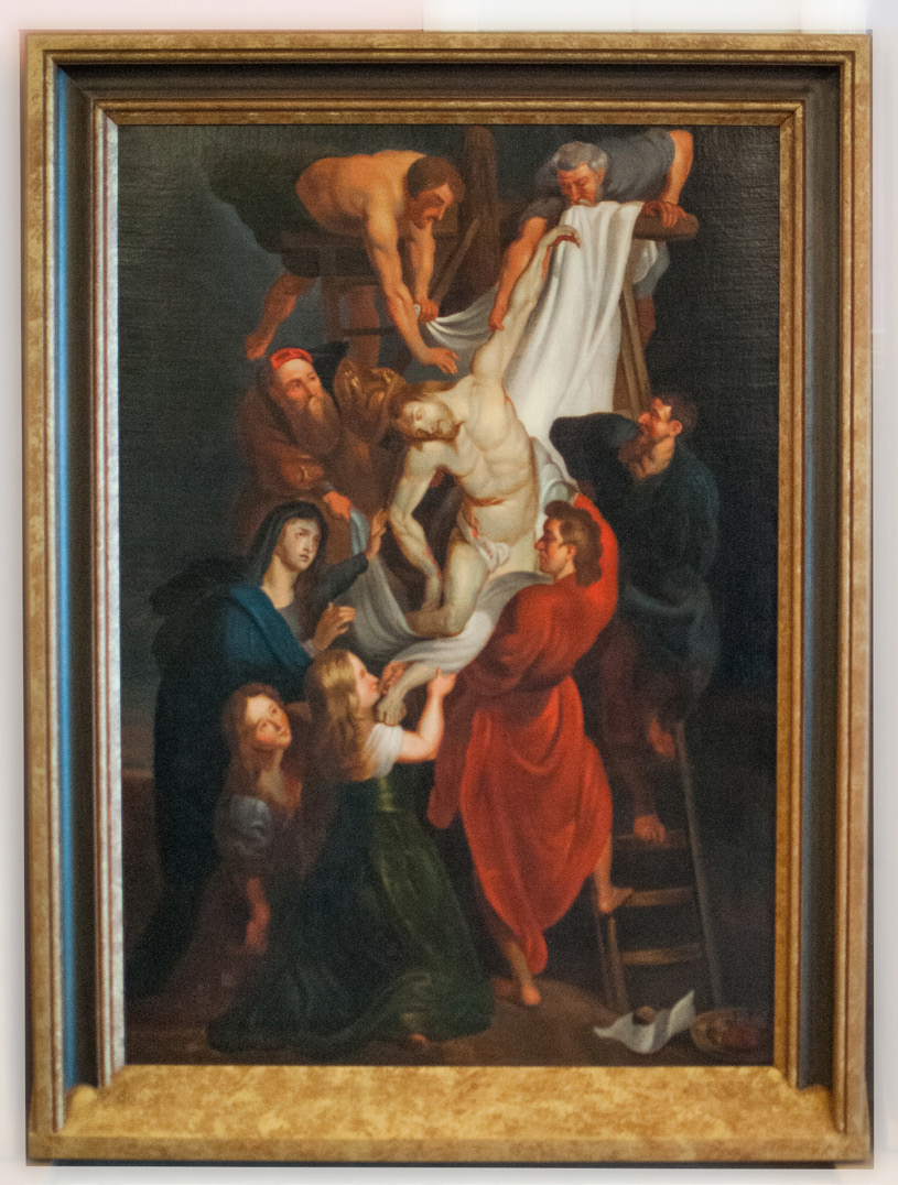 Statie 13: Jezus wordt van het kruis afgenomen.