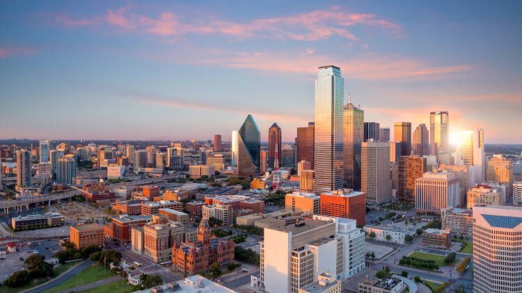 Small Moves & Furniture Delivery in Dallas, Texas - 49van