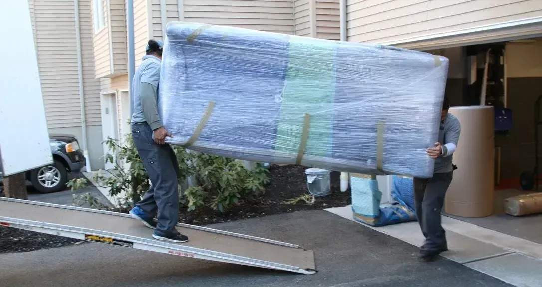 Single Item Movers in Toronto - Couch Delivery