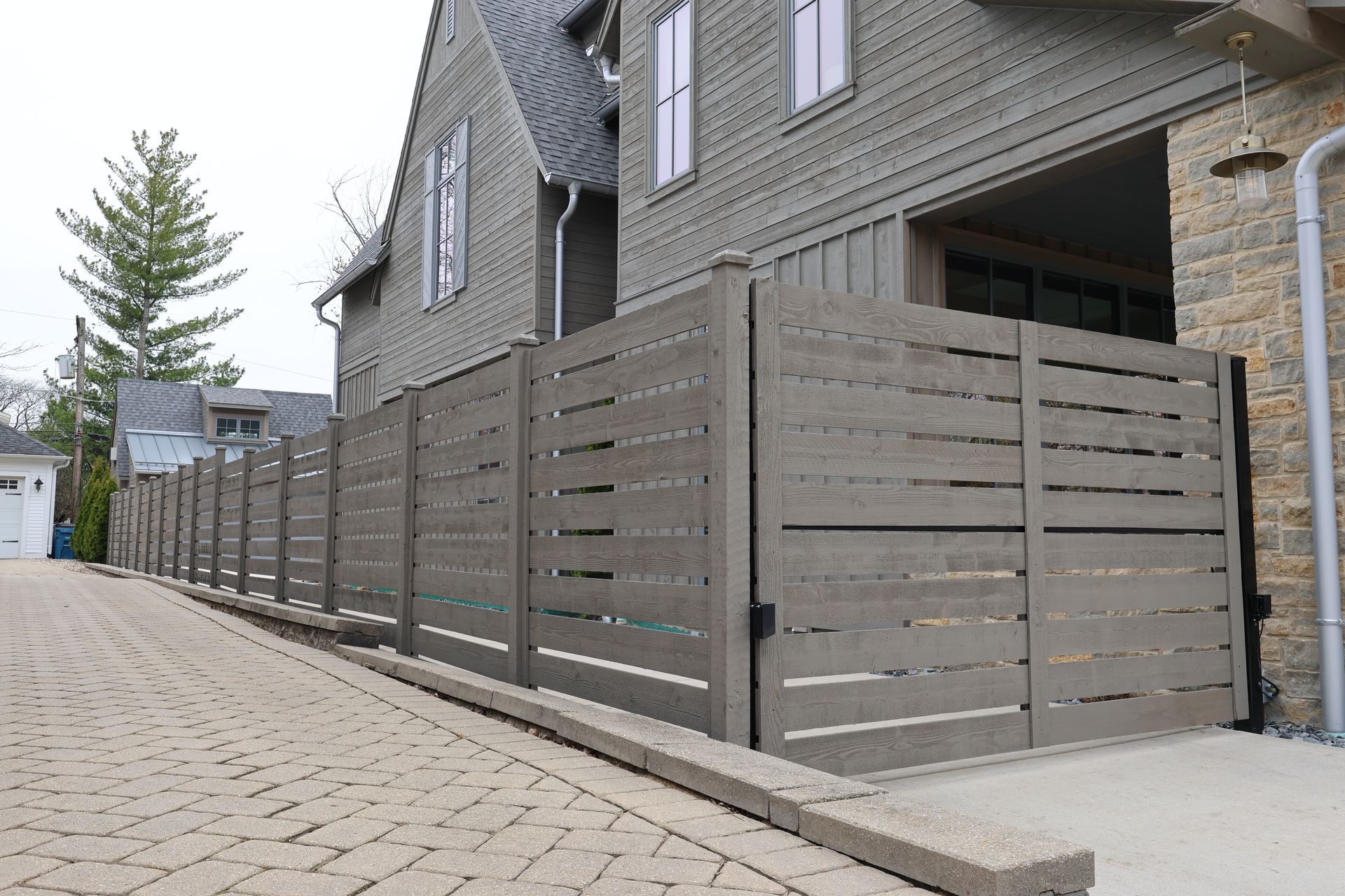 horizontal fence installation Illinois