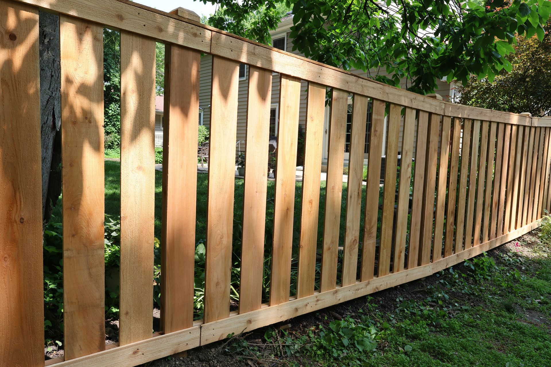 semi-privacy cedar fence installation Illinois
