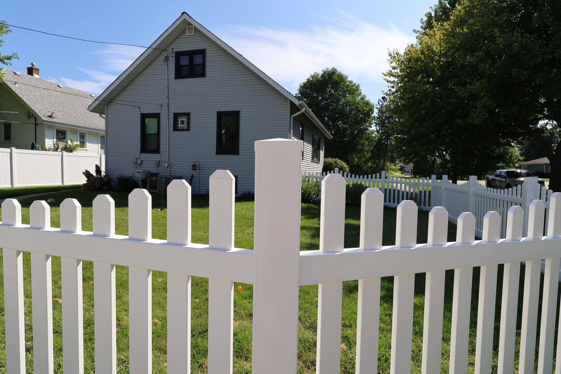 vinyl picket fence installation Illinois