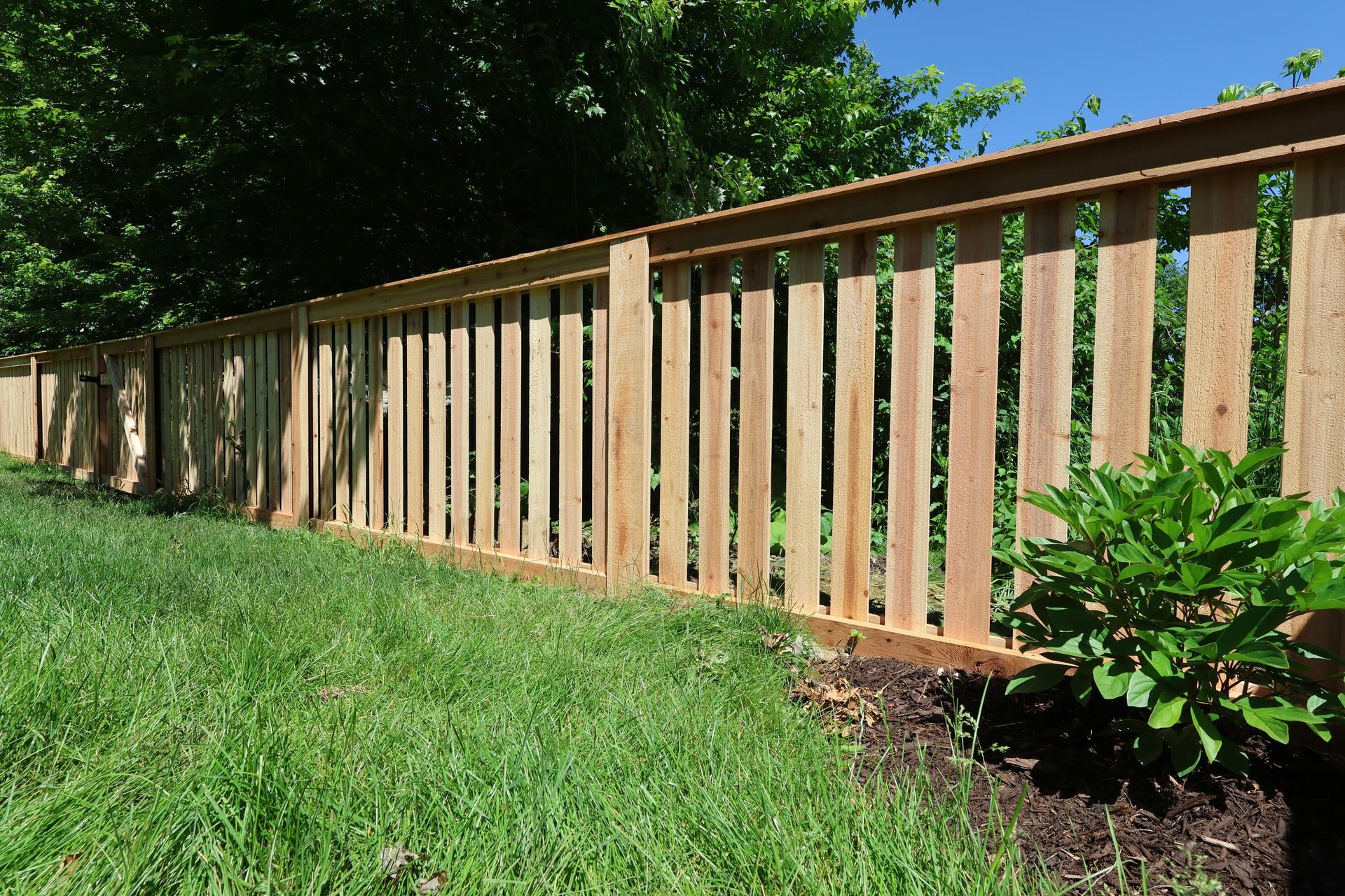cedar picket fence installation Illinois
