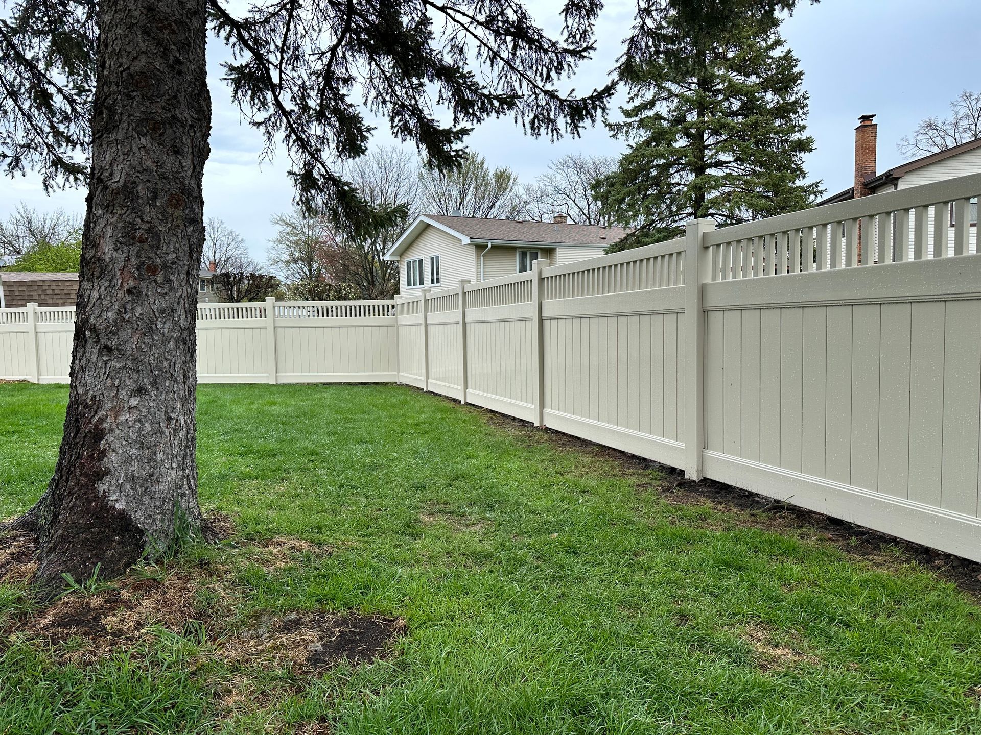tan vinyl fence installation Illinois