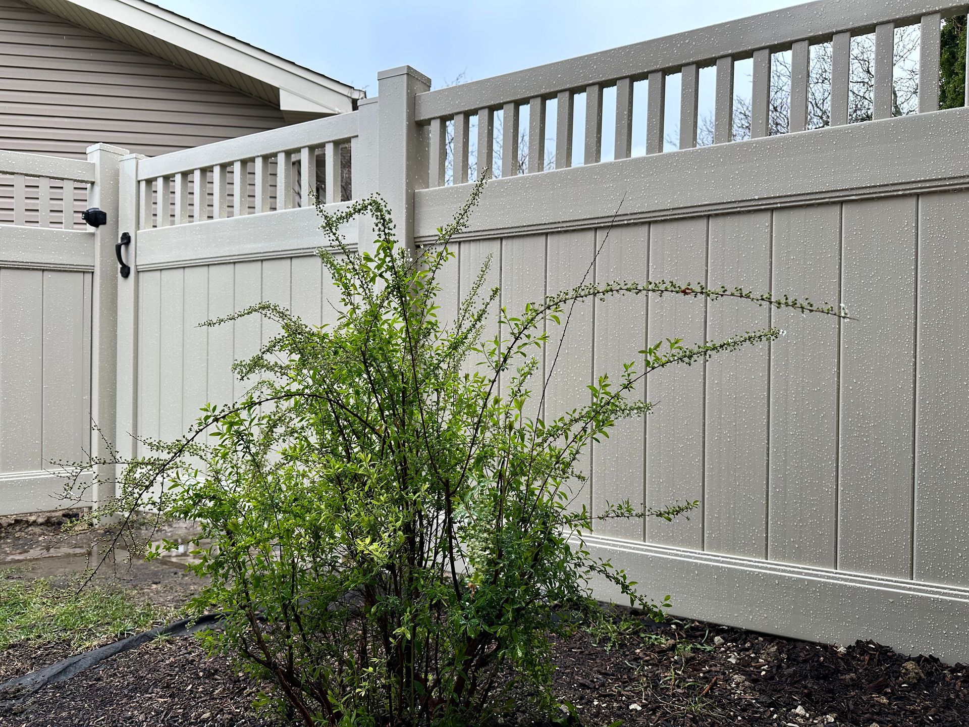 tan vinyl fence installation Illinois