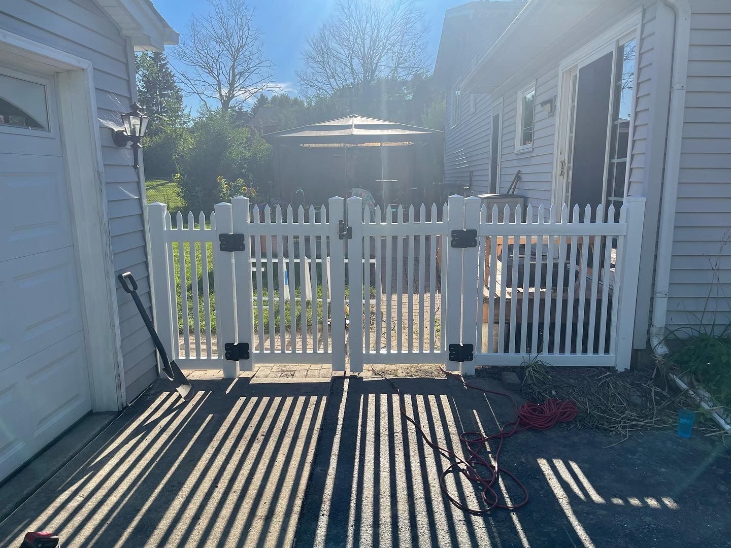 custom vinyl fence company illinois