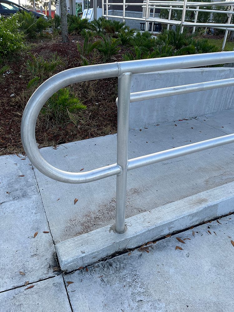 Signle Bar Railing Fast turnarounds for DOT-compliant handrails