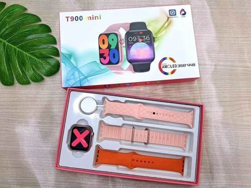Set de smartwatch T900 Mini: incluye reloj, tres correas (rosa/naranja) y un llavero, en caja.