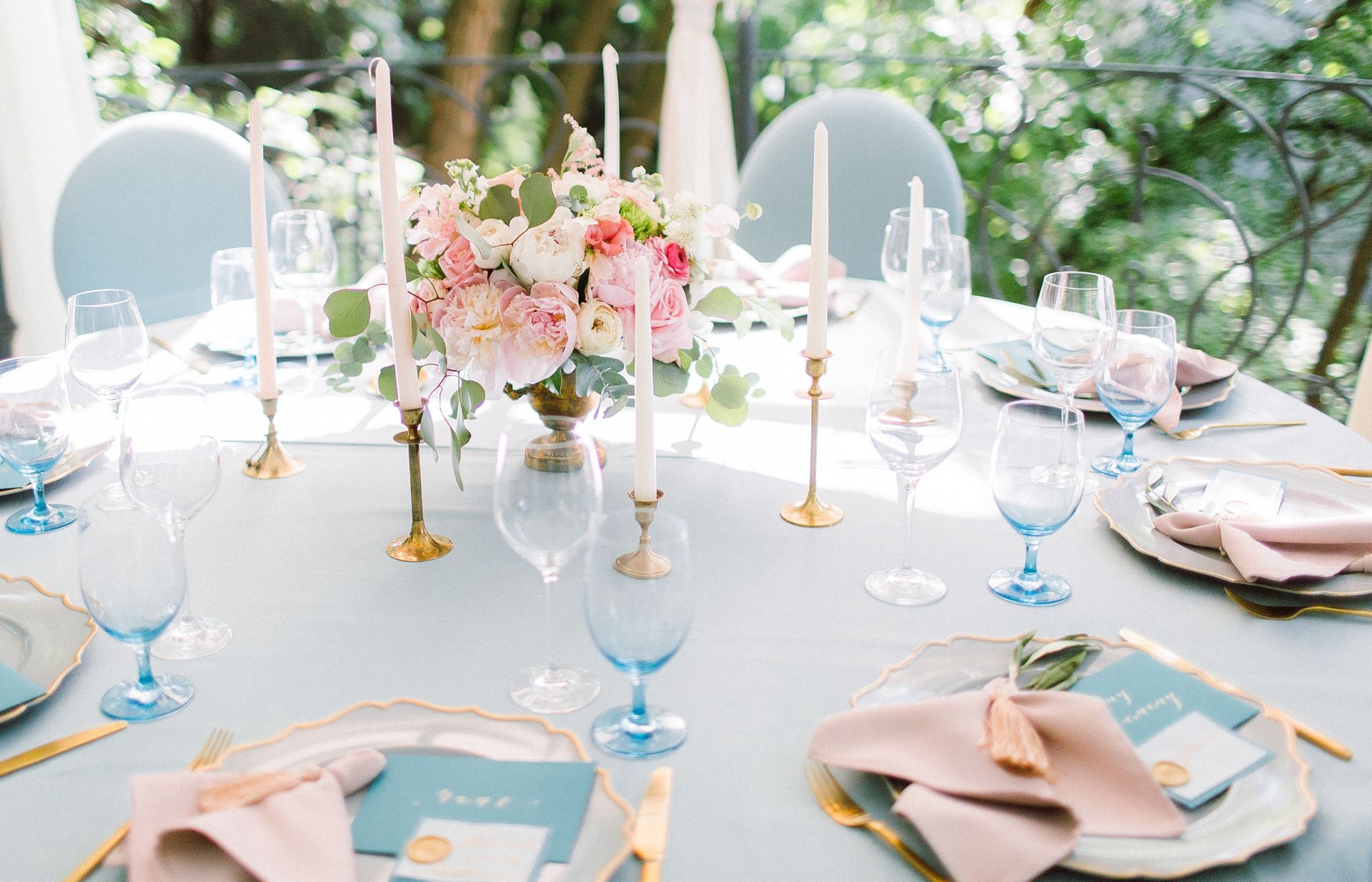 Trending Summer Wedding Colors for a Barn Wedding | The Barn at 