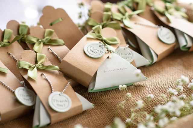 5 Rustic Wedding Favors to Impress Your Guests | The Barn at Belle Hills