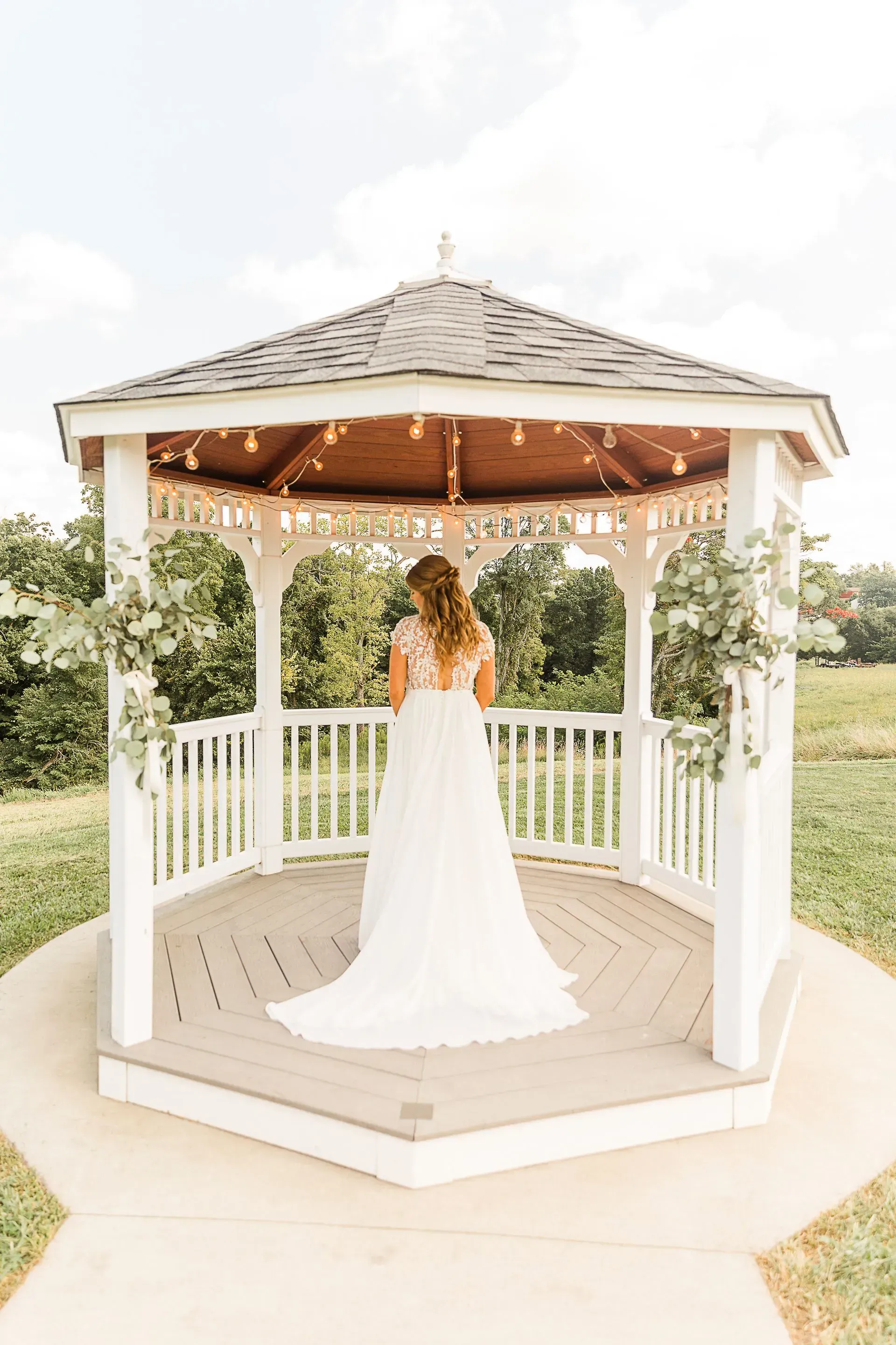 An open-air chapel wedding venue gives your ceremony a gorgeous natural backdrop.