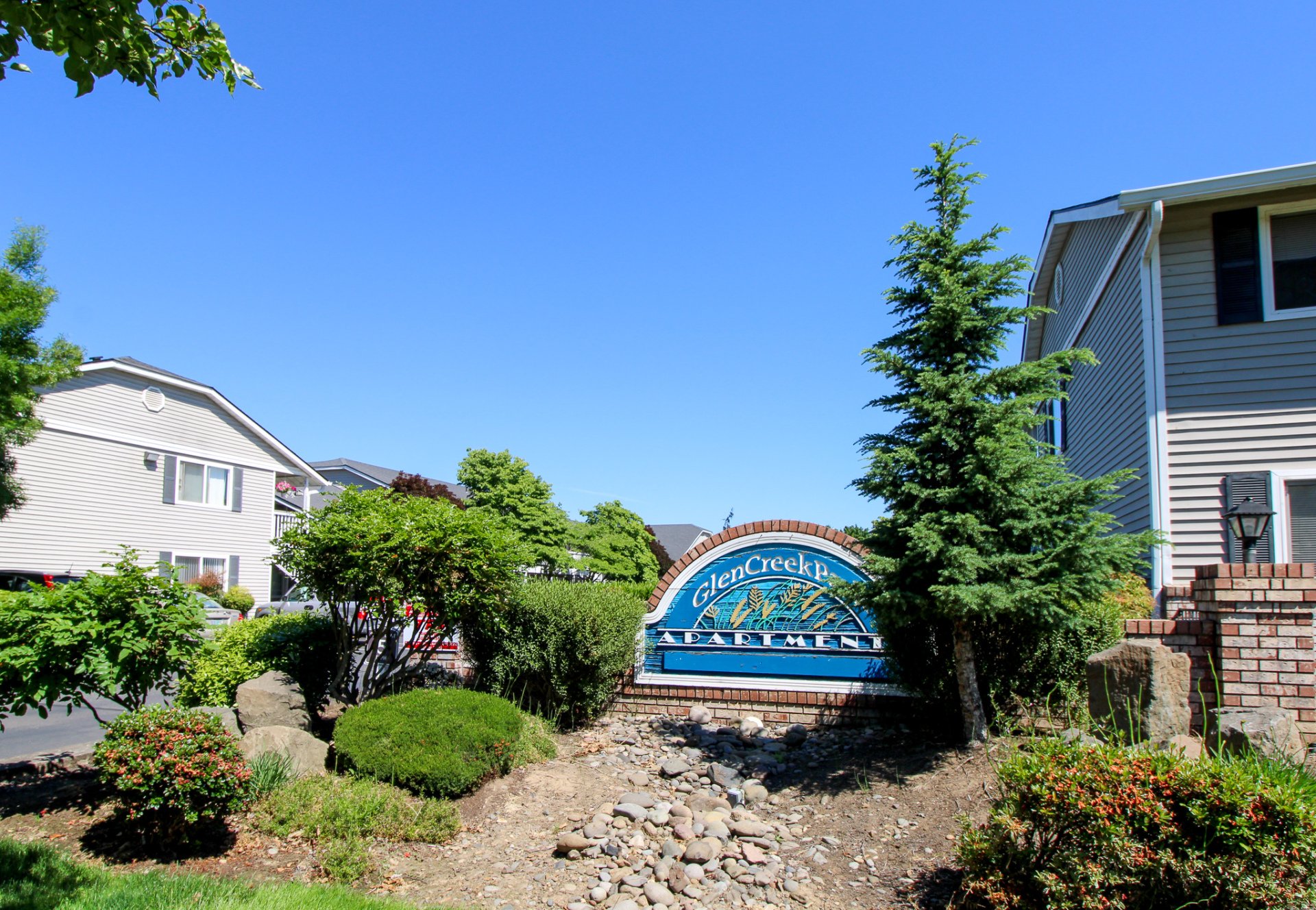 Crown Property Management, Inc. Glen Creek Apartments