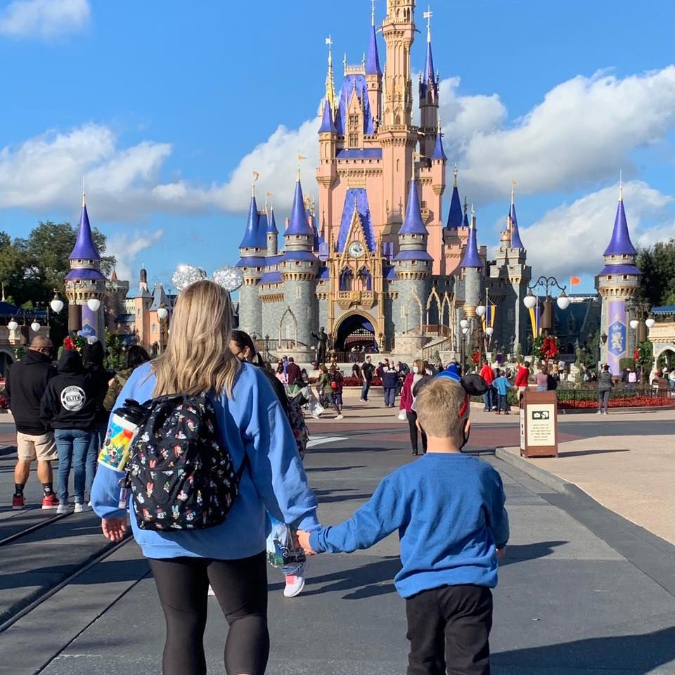 Amanda Saylor | Pixie Dust Disney Vacation Planners