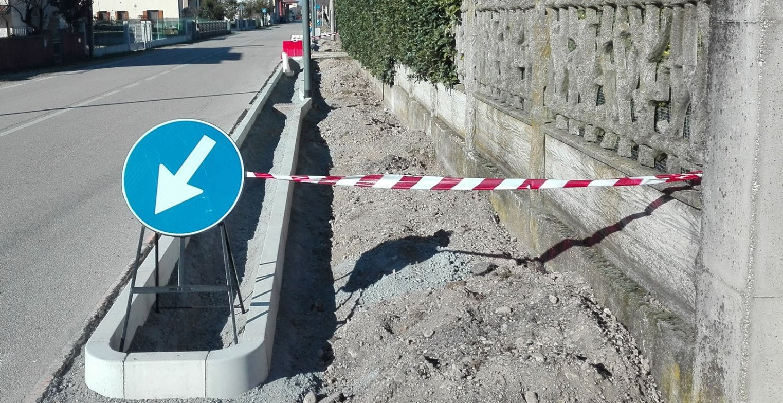 Inizio dei lavori di eliminazione delle barriere architettoniche con nuovi percorsi in sicurezza.