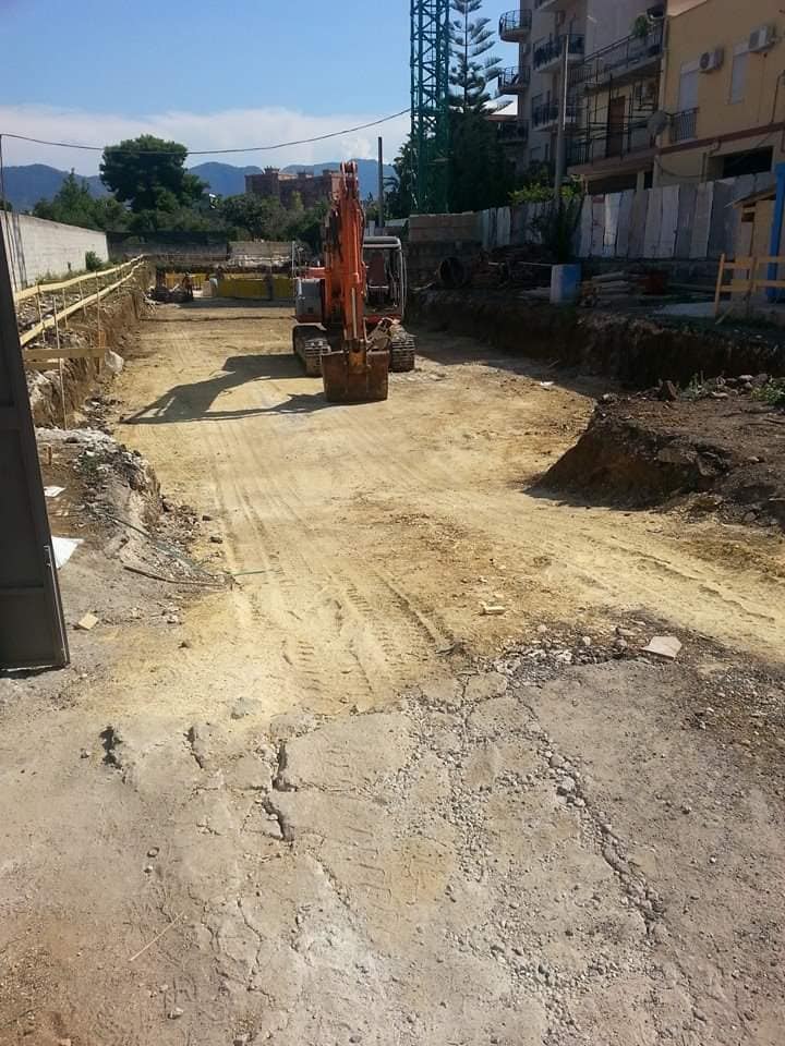 operazione di scavo edile