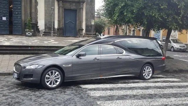 Auto funebri