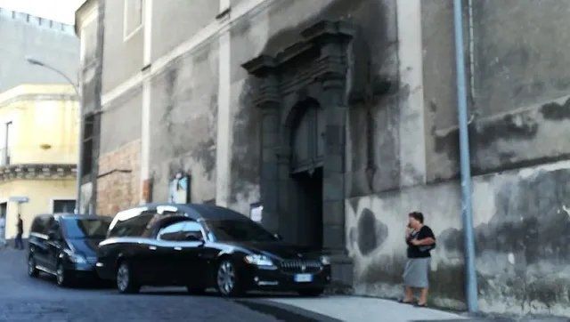 Auto funebri