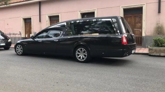 Auto funebri