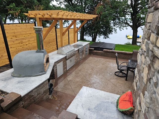 Outdoor Kitchen
