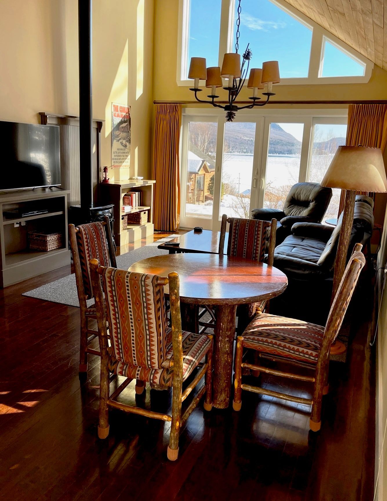 The Songadeewin Lakeview Cottage vacation rental on Lake Willoughby in VT