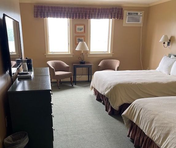 The Osprey Room The Osprey room accommodation on Lake Willoughby in Vermont