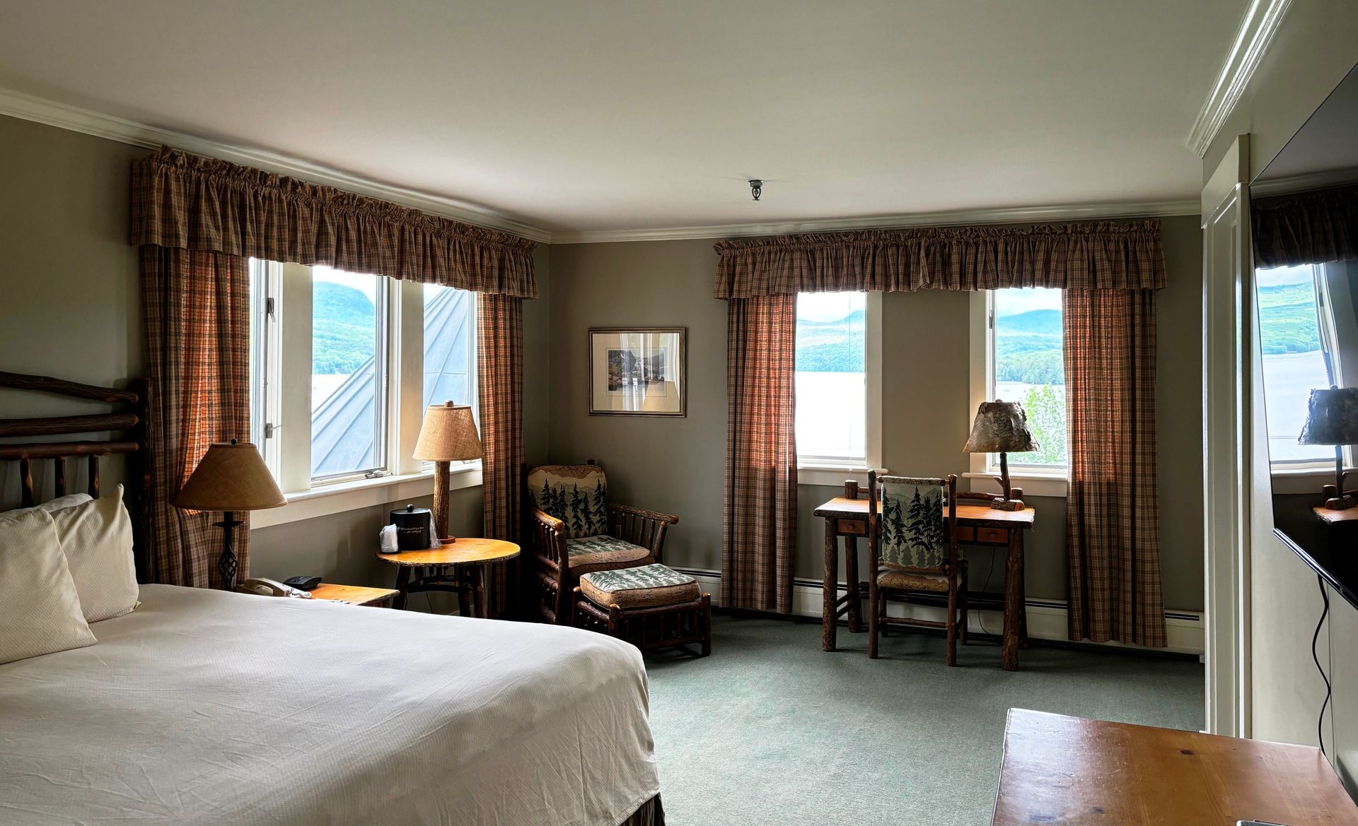 The Weathervane vacation rental unit is perfect for a romantic Vermont getaway.