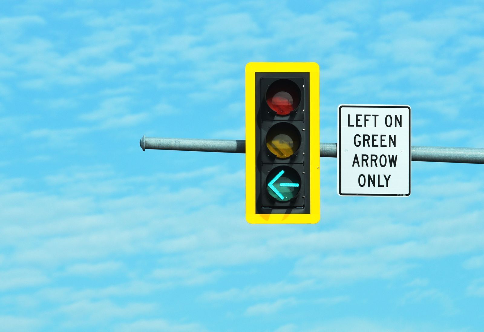 Intersection where a Westlake Village motorcycle accident lawyer investigates left-turn crashes
