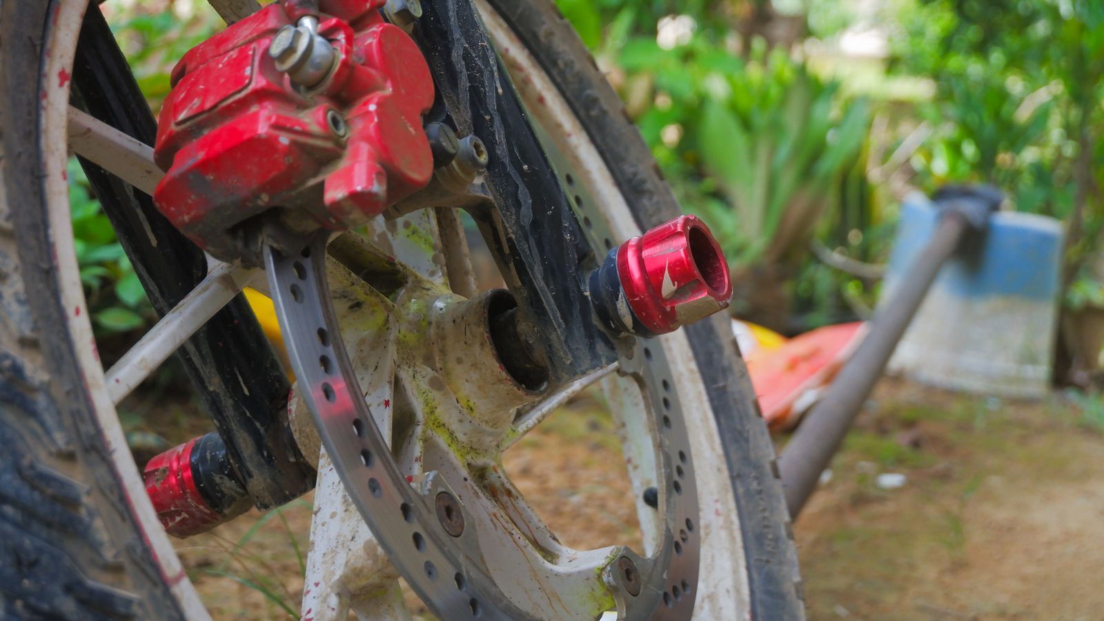 Motorcycle tire and brake, a defective parts claim with a motorcycle accident attorney near Westlake Village