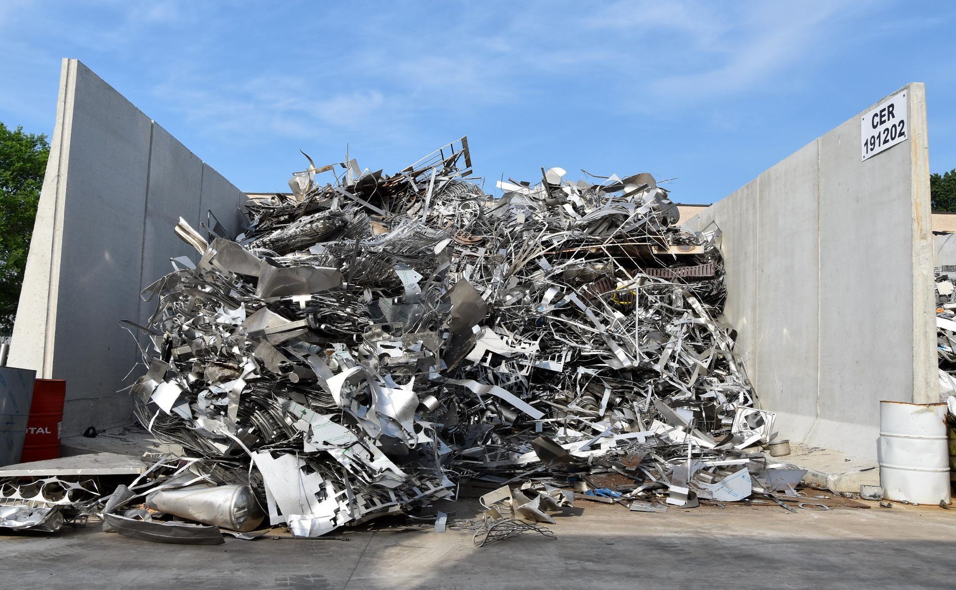 Mucchio di rottami metallici