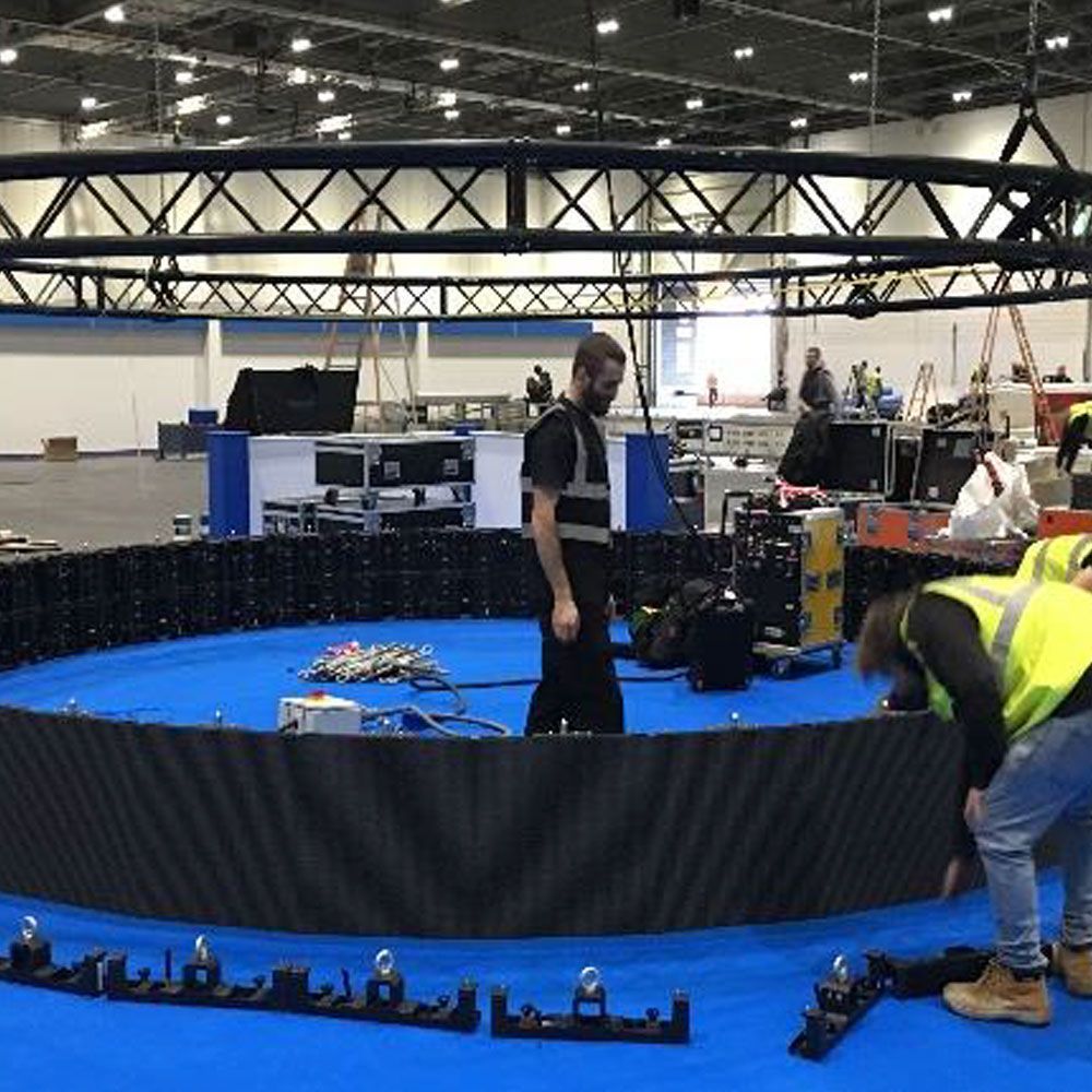 telegraph cruise show curved led panel