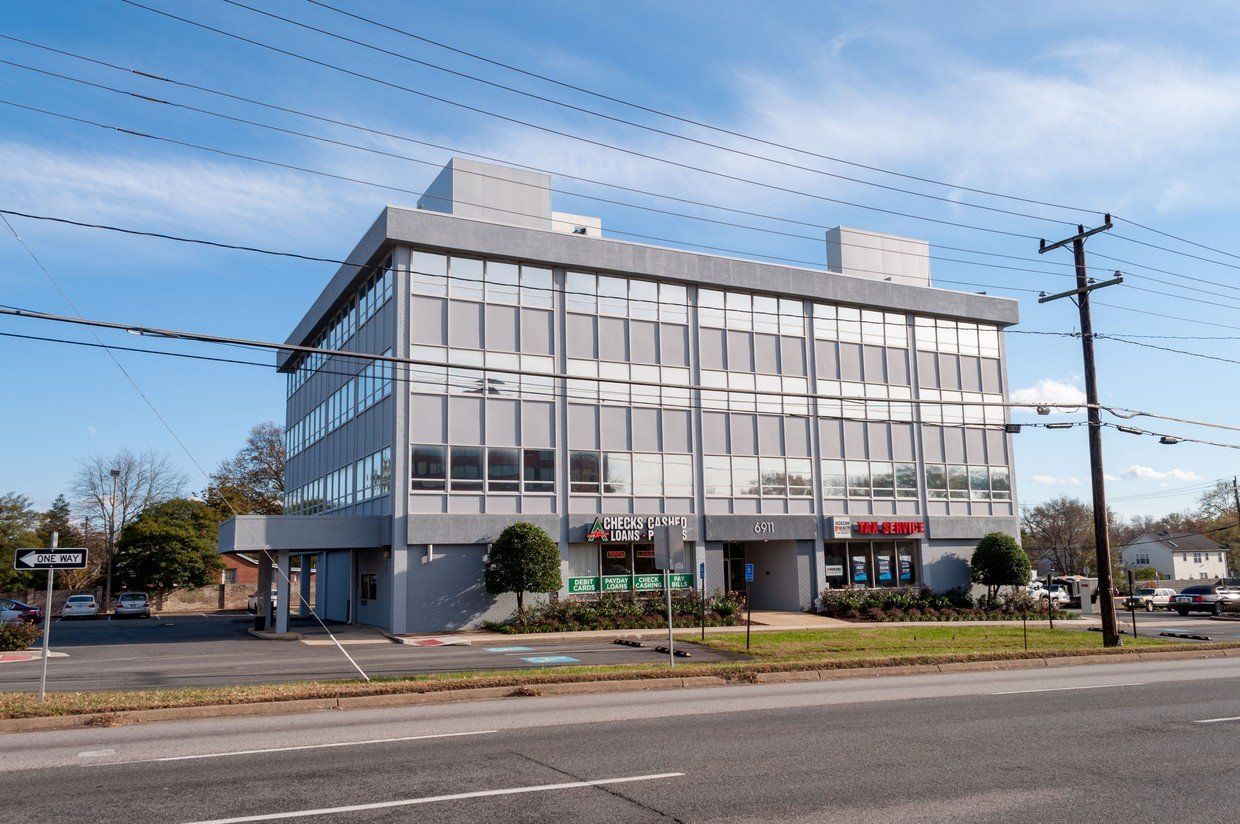 6911 Richmond Highway