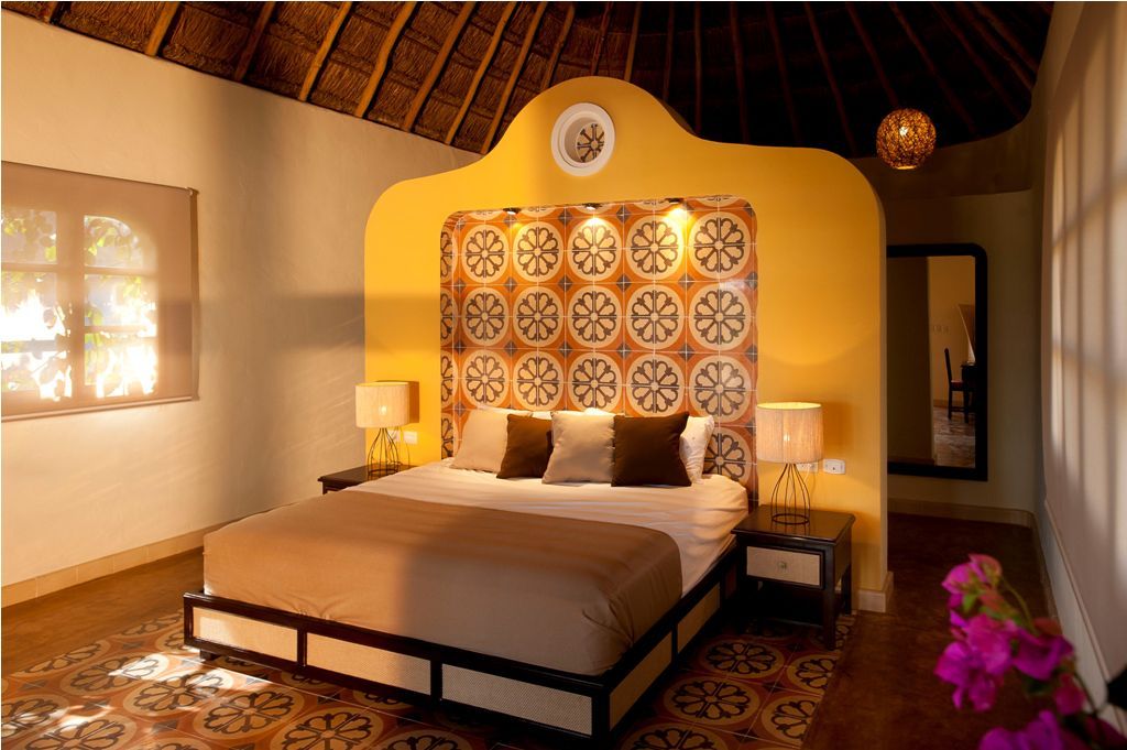 Hotel, hacienda, henequén