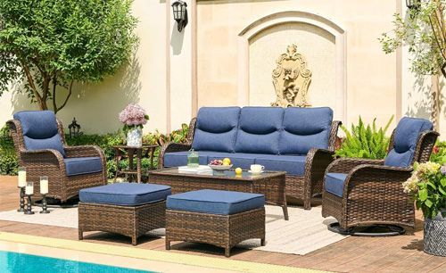Wicker patio furniture set 
