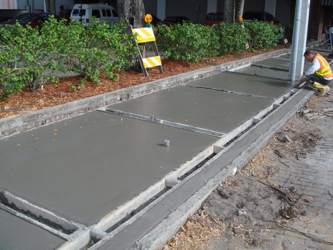 Commercial Side Walk — Tampa, FL — DT Contracting Inc