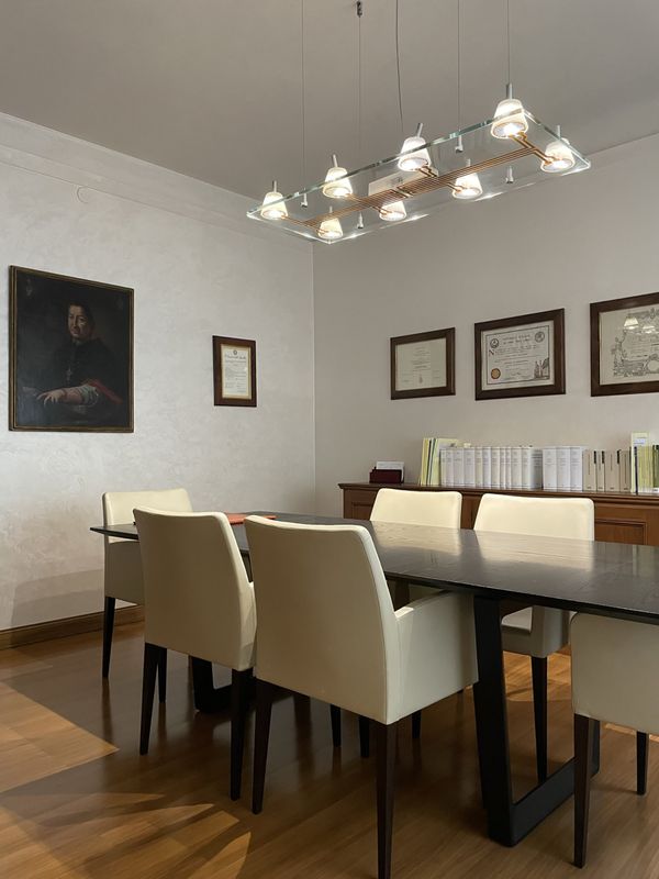 scrivania studio notarile