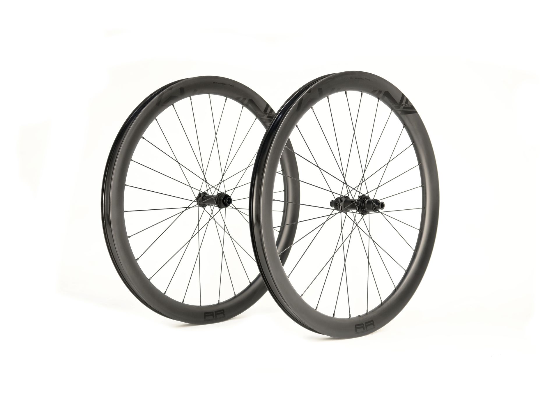 29mm wide aero gravel wheels carbon tailwind