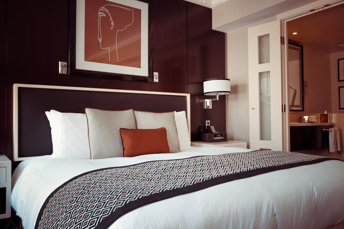 Ide Desain Kamar Hotel Sederhana yang Bisa Kamu Contoh