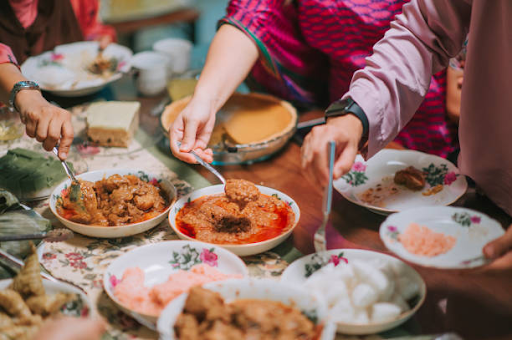 cara mengatasi susah tidur dengan tidak makan menjelang tidur