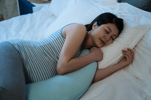 tidur yang baik untuk ibu hamil menghadap kiri