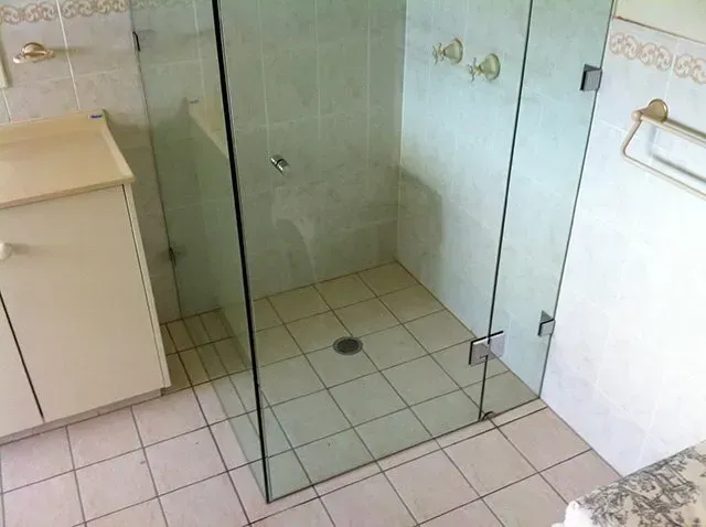 High Quality Shower Glass Door — Capitol Glass in Walcha, NSW