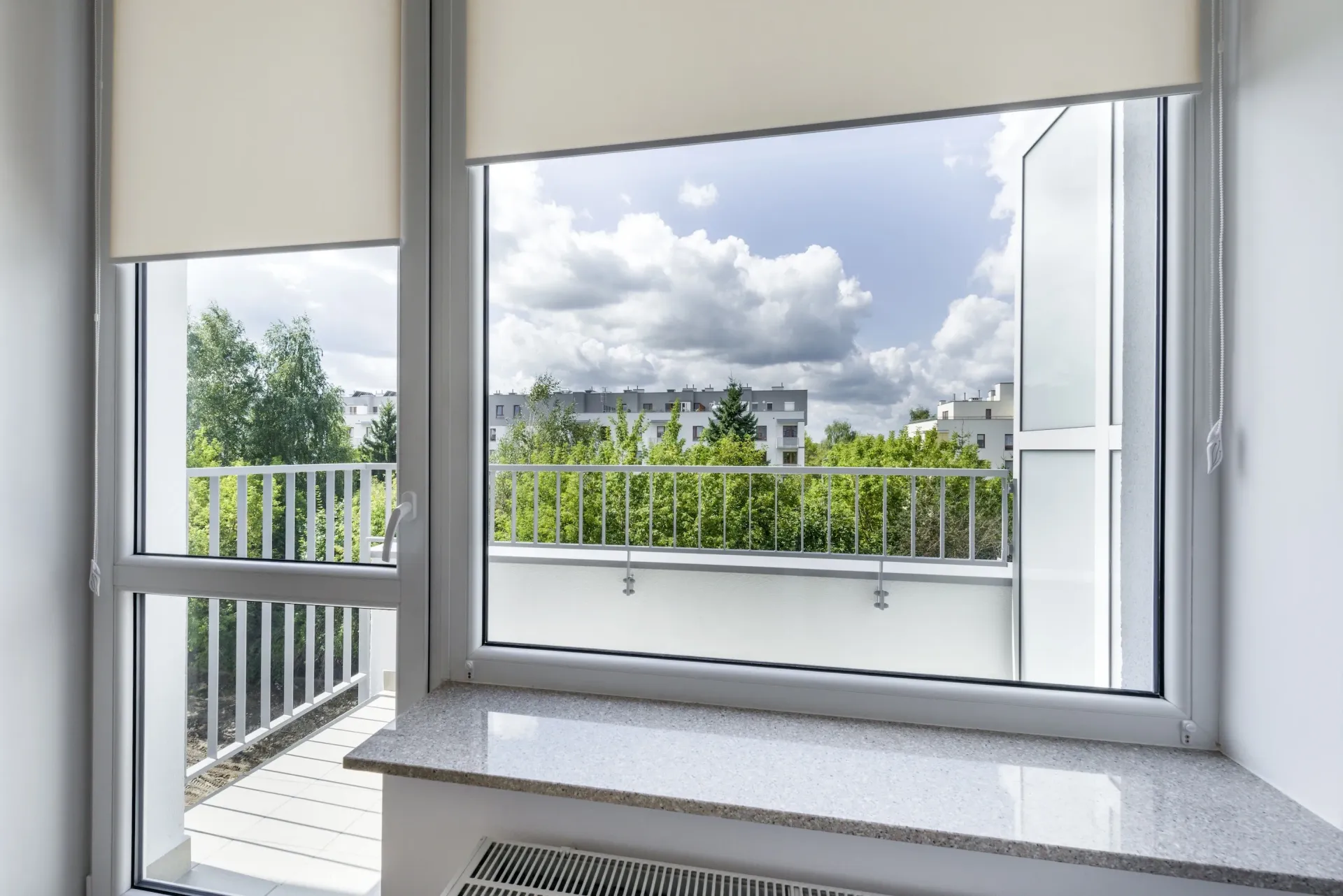 Bright Modern Kitchen With White Windows — Capitol Glass in Taminda, NSW