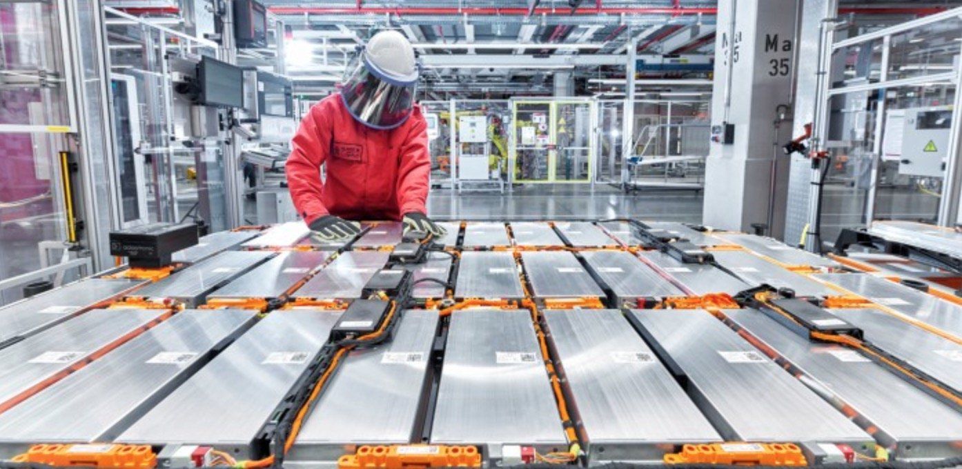what happens to ev batteries when they die