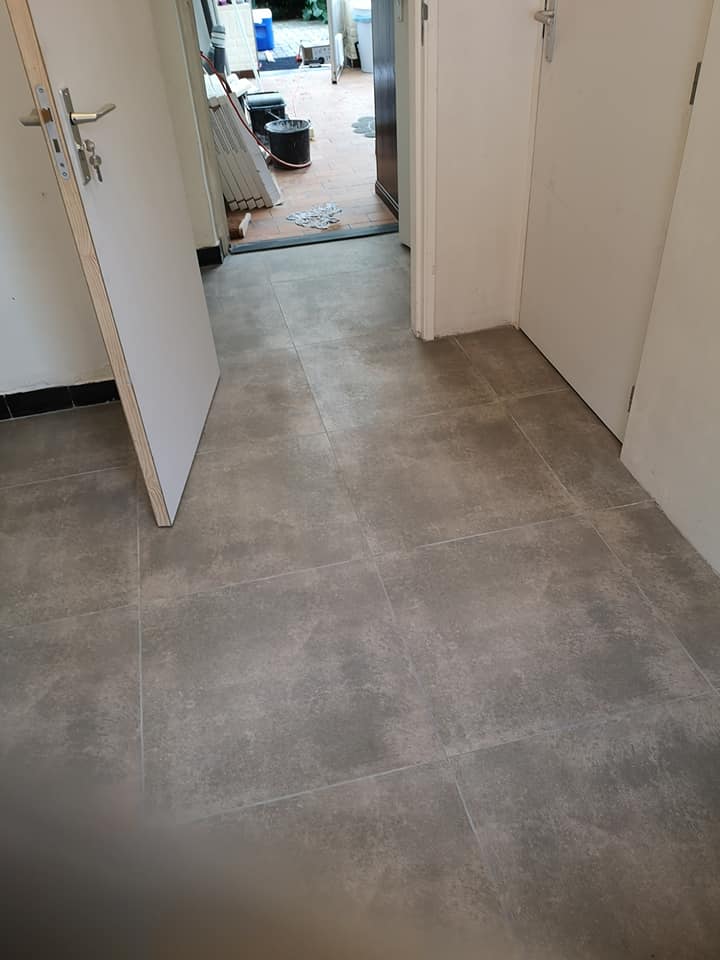 nieuwe tegelvloer