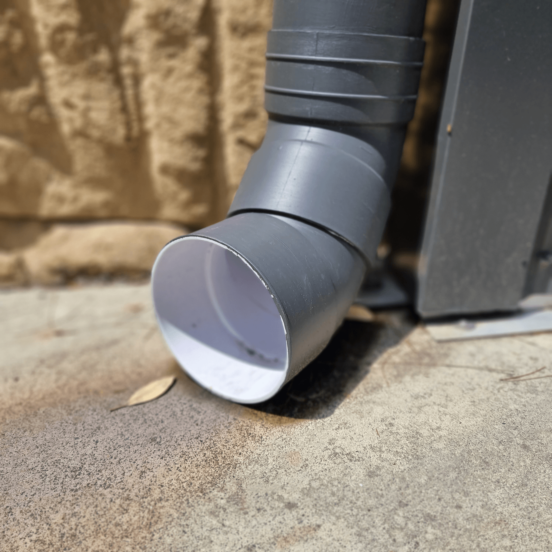 down pipe - roof plumber: Wollongong area