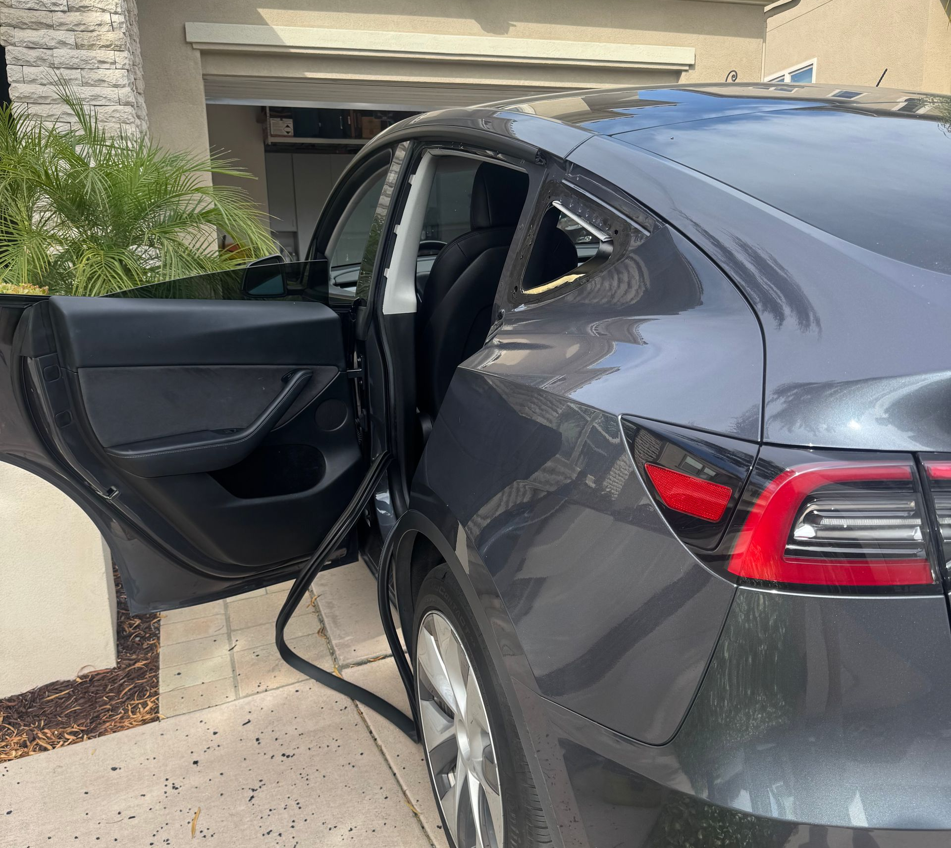 Car side and door window replacement in San Diego County